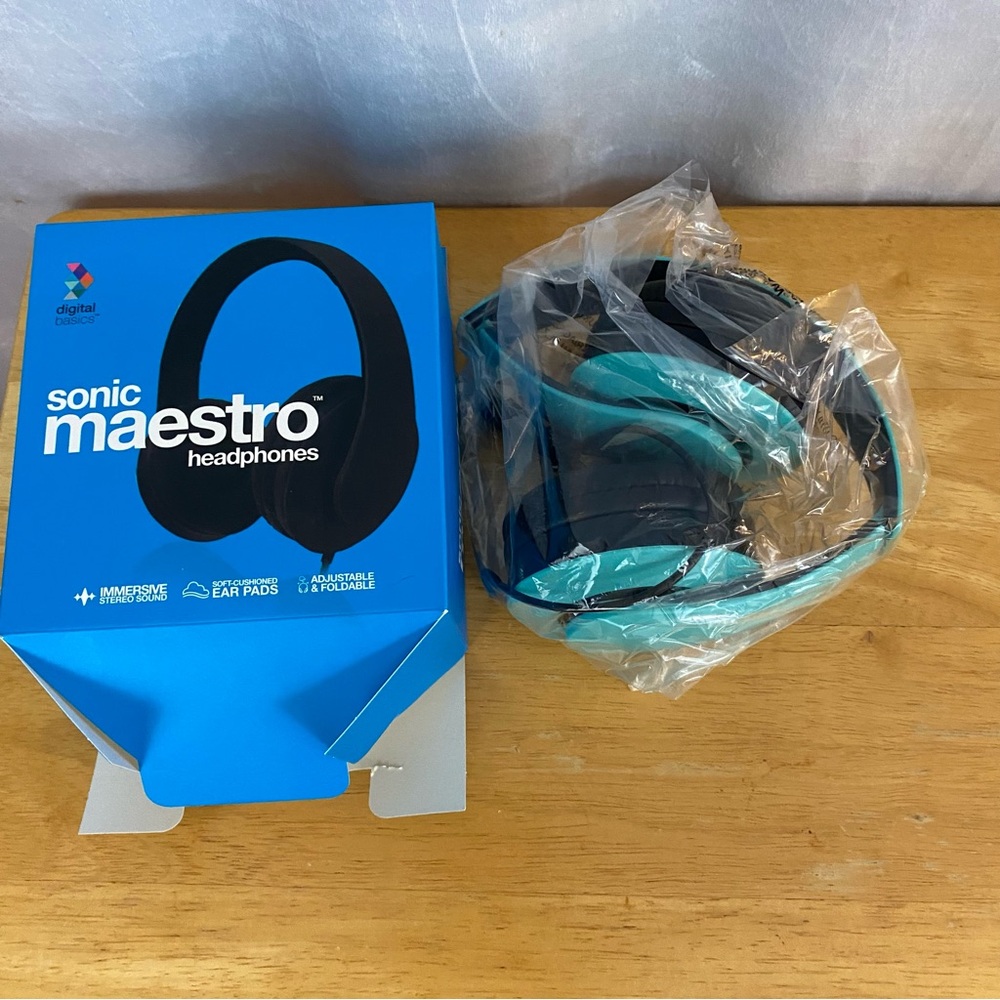 Sonic Maestro Teal Colored Headphones